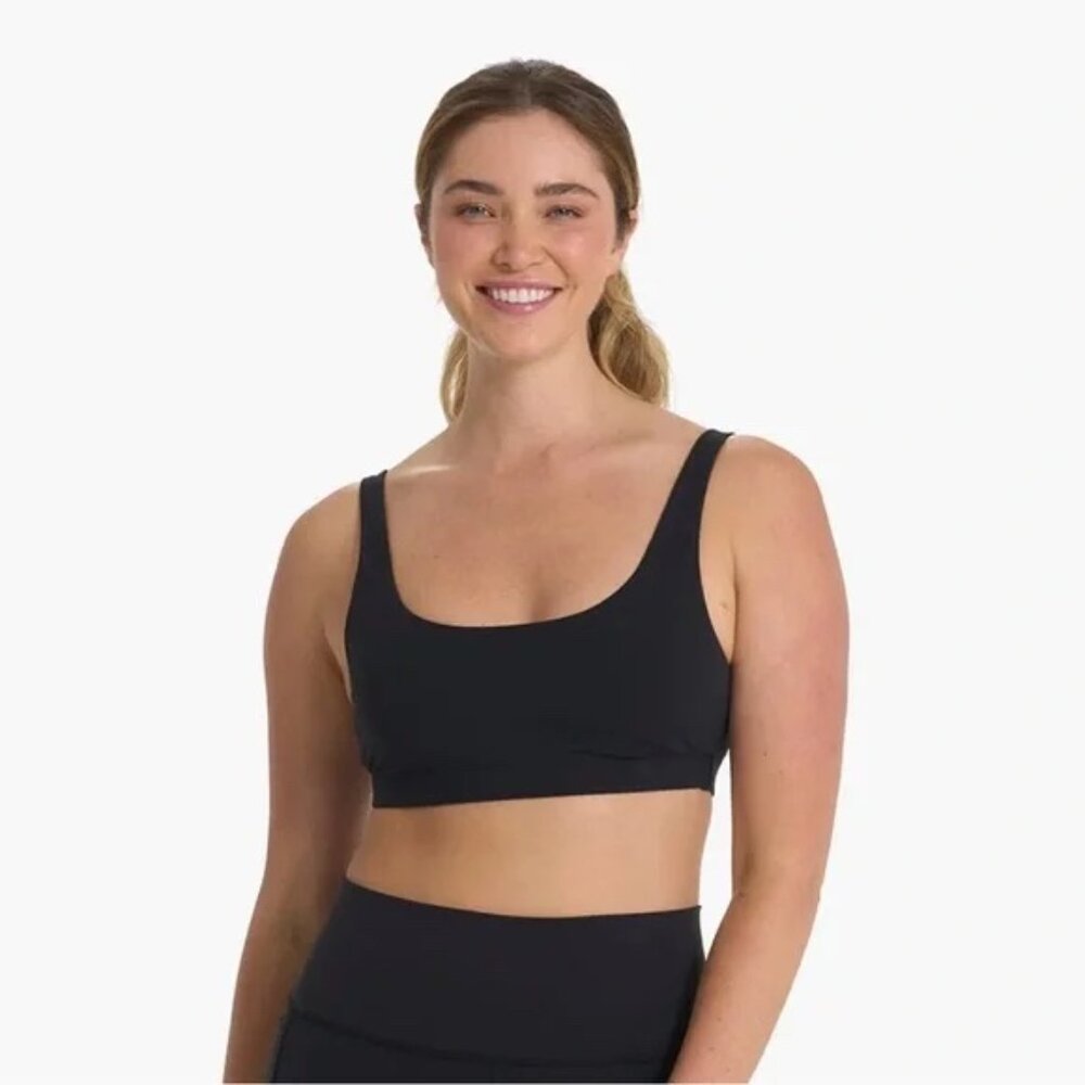 Vuori Daily Black Sports Bra